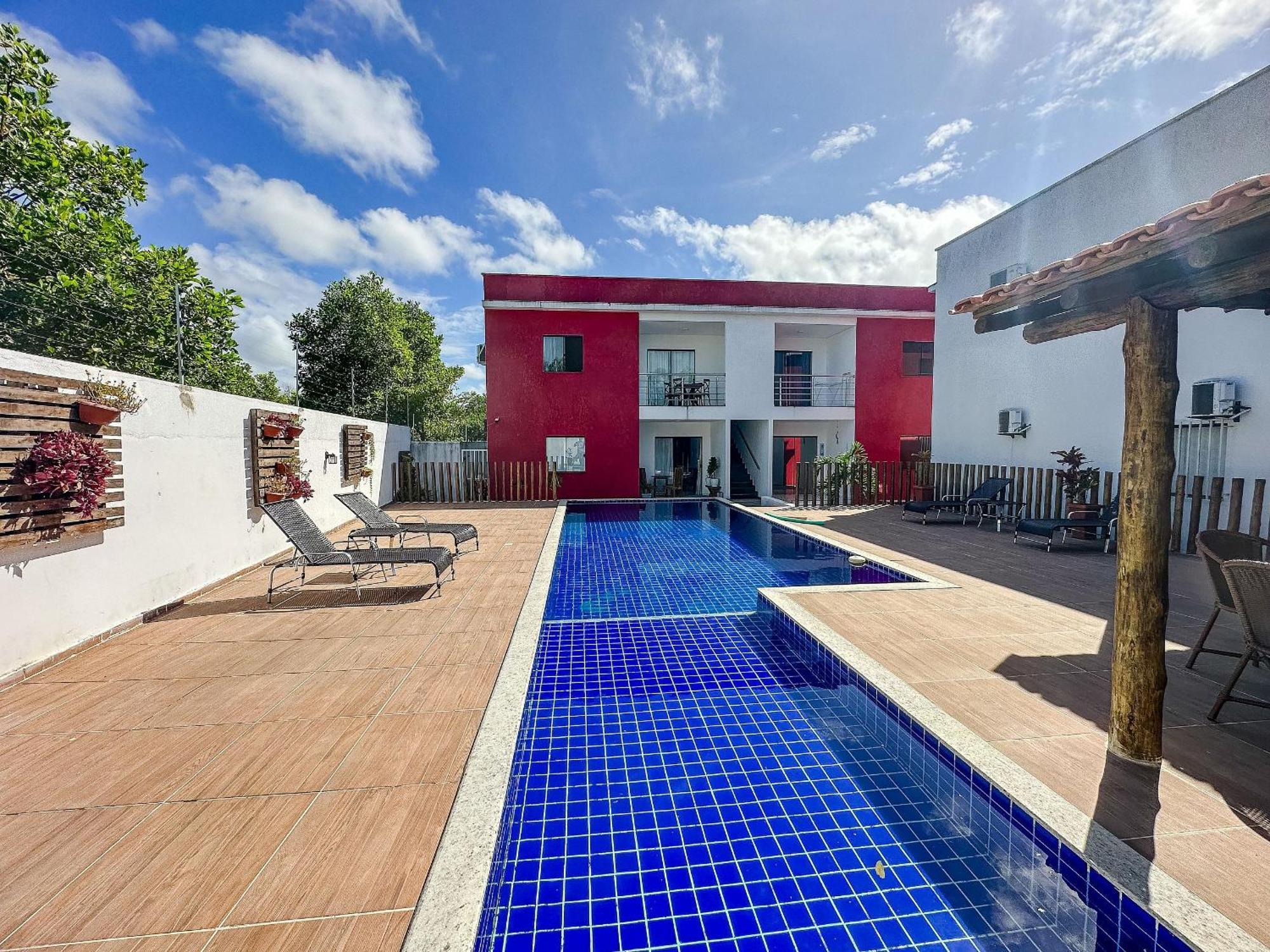 Taperapua Beachside Retreat: Poolside With Ocean-view Balcony