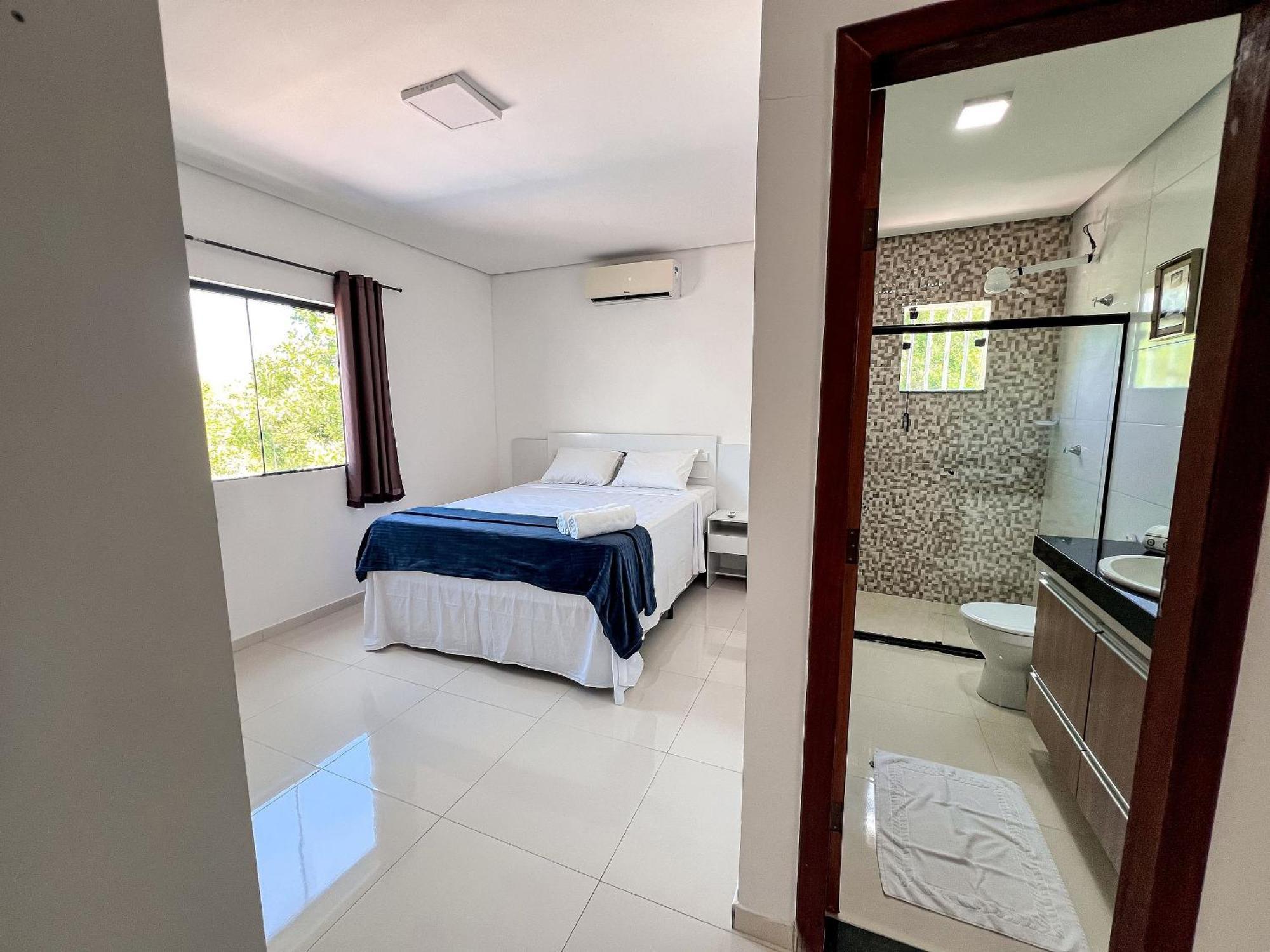 Taperapua Beachside Retreat: Poolside With Ocean-view Balcony