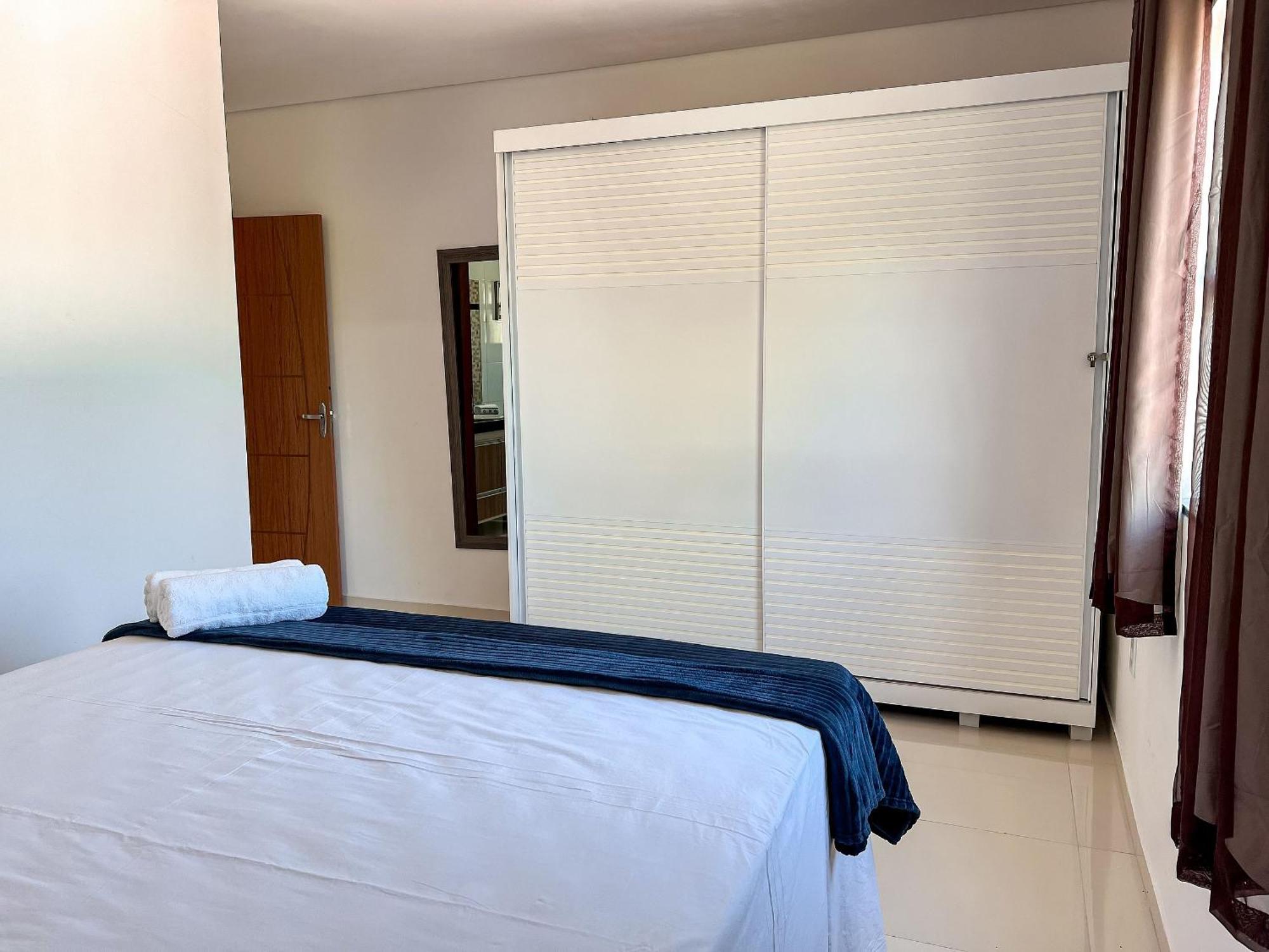 Casa de férias Taperapua Beachside Retreat: Poolside With Ocean-view Balcony