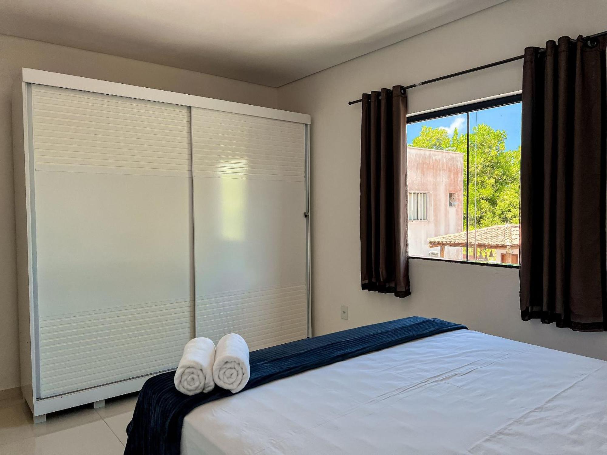 Taperapua Beachside Retreat: Poolside With Ocean-view Balcony