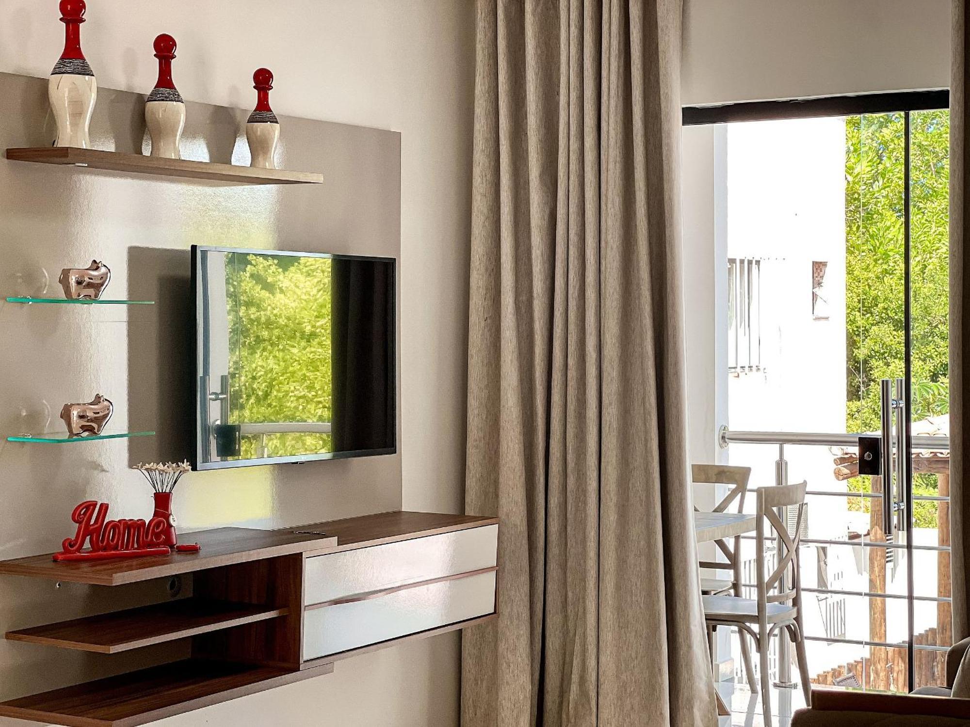 Taperapua Beachside Retreat: Poolside With Ocean-view Balcony * Porto Seguro