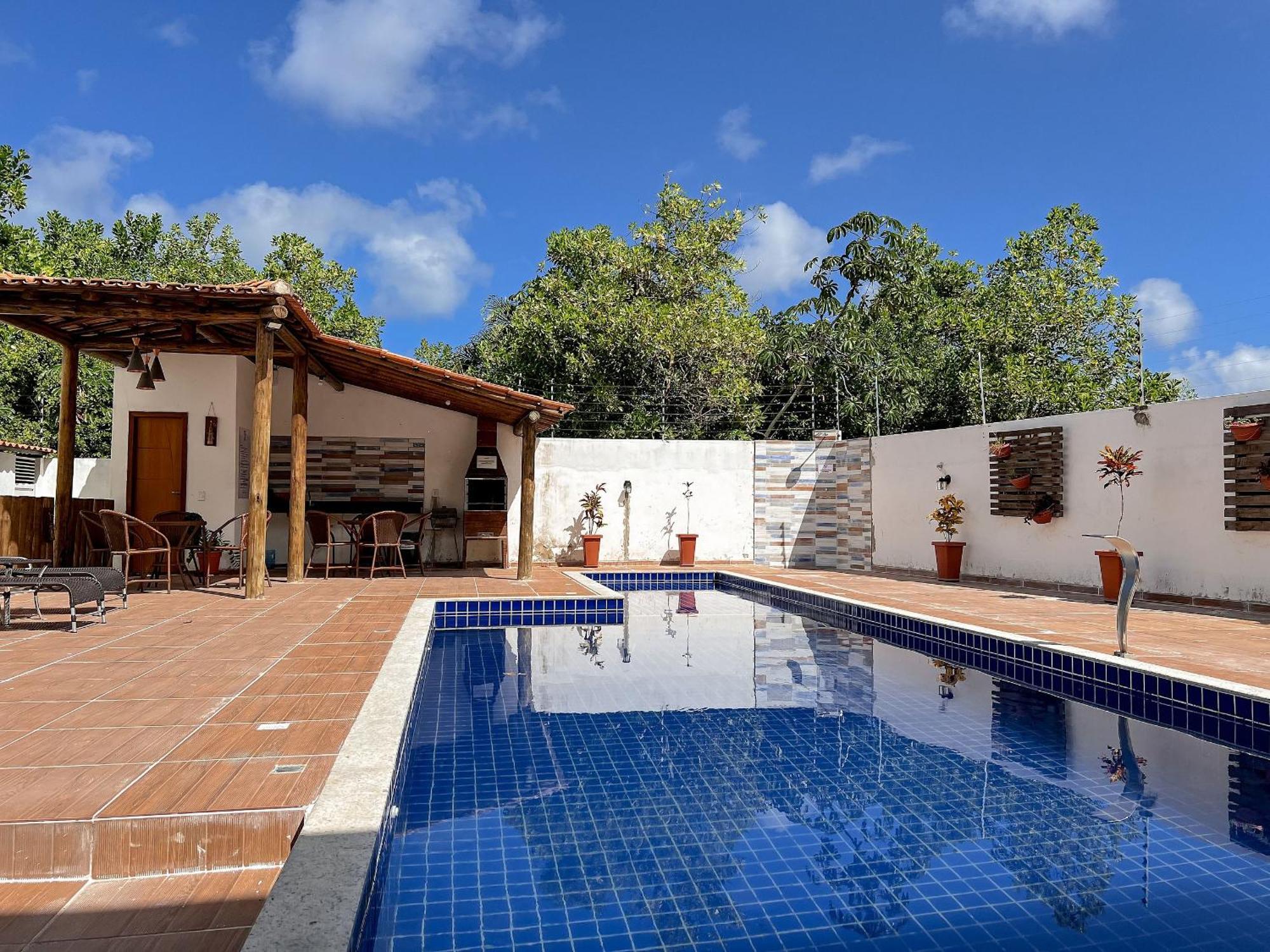 Taperapua Beachside Retreat: Poolside With Ocean-view Balcony